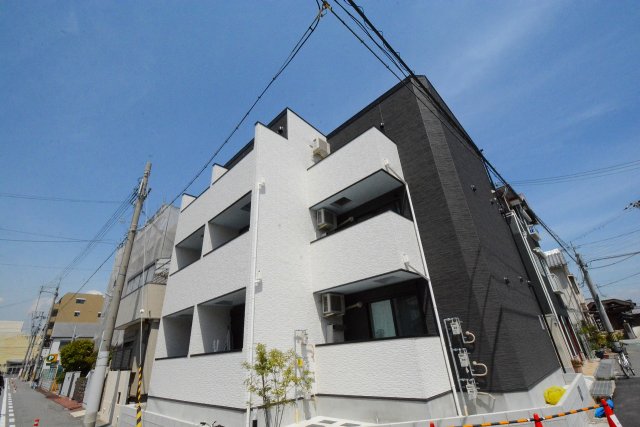 建物外観　オートロック付きで安心です♪