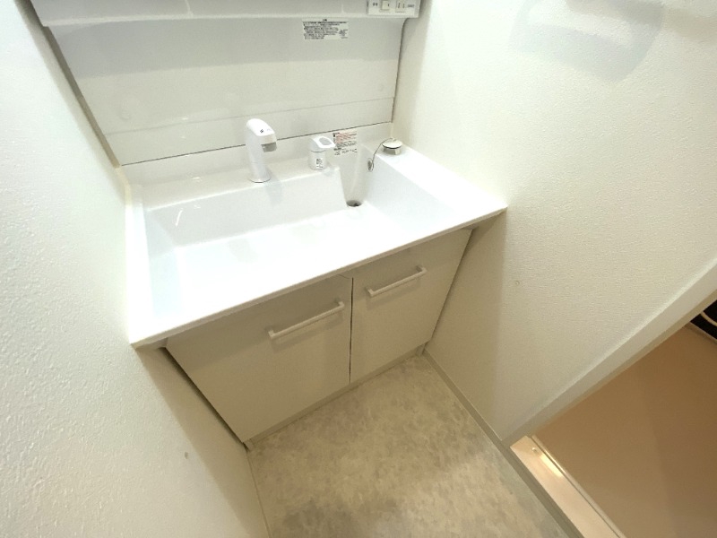 洗面設備　独立洗面台で朝の身だしなみもバッチリ♪