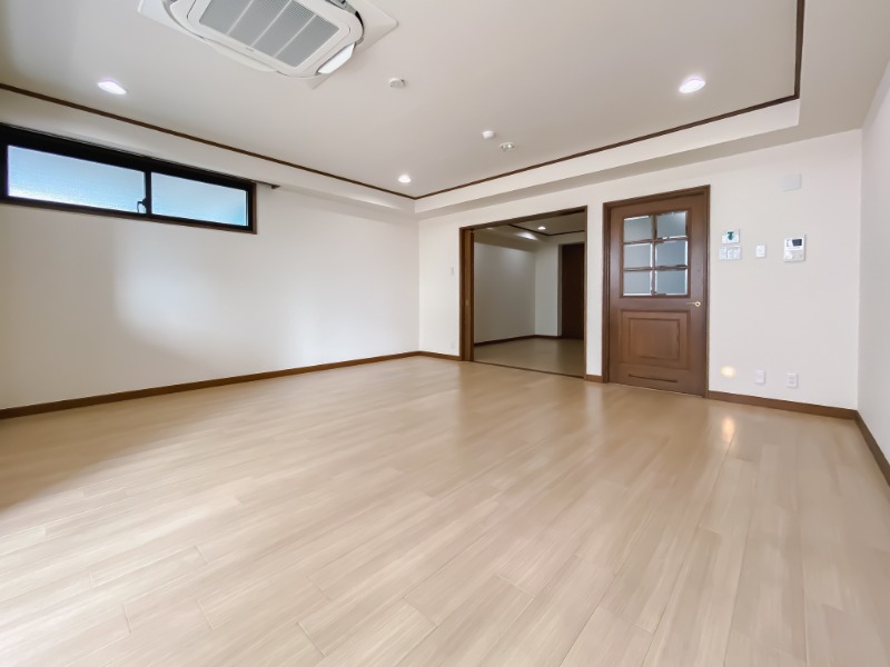 その他部屋・スペース　バルコニー側から見たお部屋♪