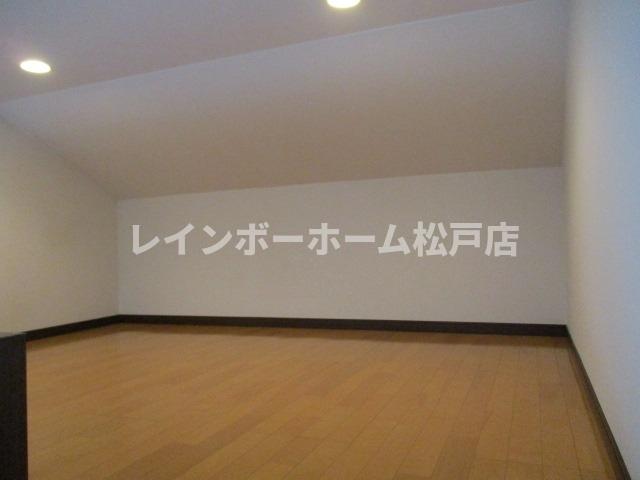 その他部屋・スペース　落ち着いて過ごせるお部屋なので、寝室にいかがでしょうか