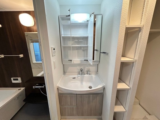 洗面設備　※別部屋の写真です