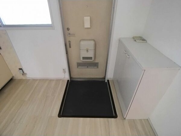 玄関　図面と現状に相違がある場合には現状を優先