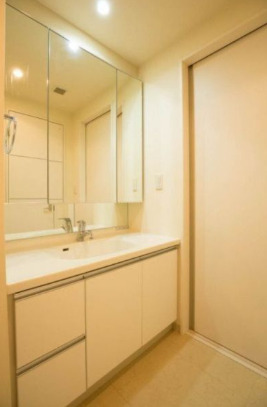 洗面設備　※別部屋の参考写真です。