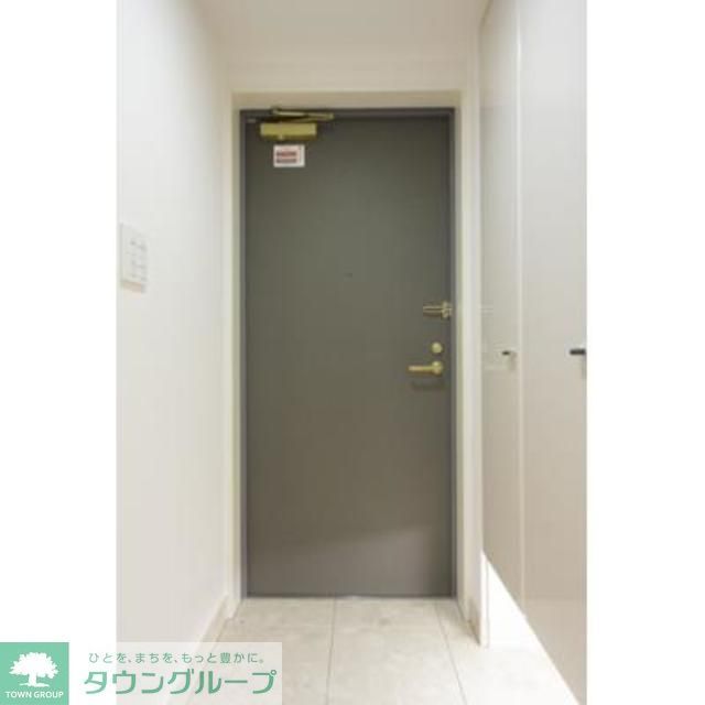 玄関　※写真は同タイプ住戸です。