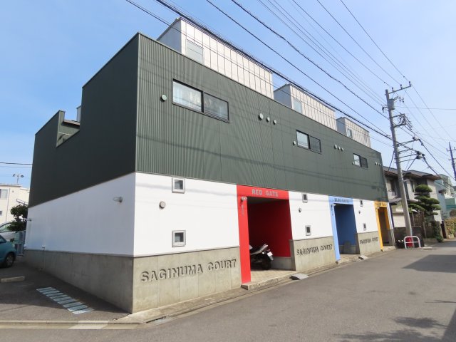 建物外観　徒歩圏内には商業施設も充実♪