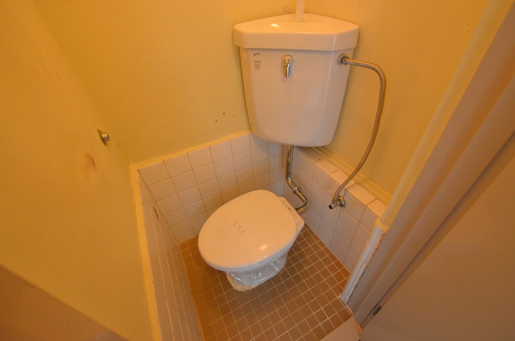 トイレ　レトロな洋式トイレです☆
