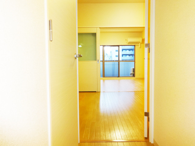 玄関　玄関からの眺めです☆室内はキレイですよ！