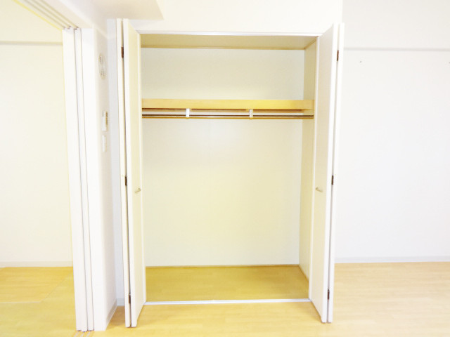 収納　奥行きのあるクローゼット付き☆お荷物はまとめましょう！