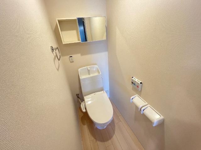トイレ　シャワー付トイレ