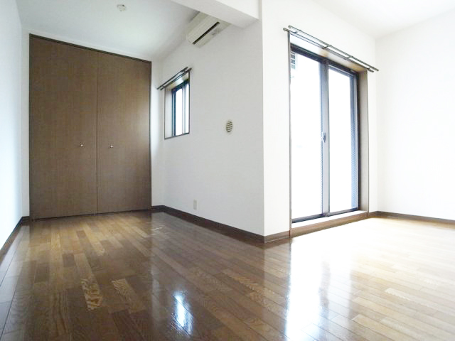 居室・リビング　★南東向きのお部屋です★