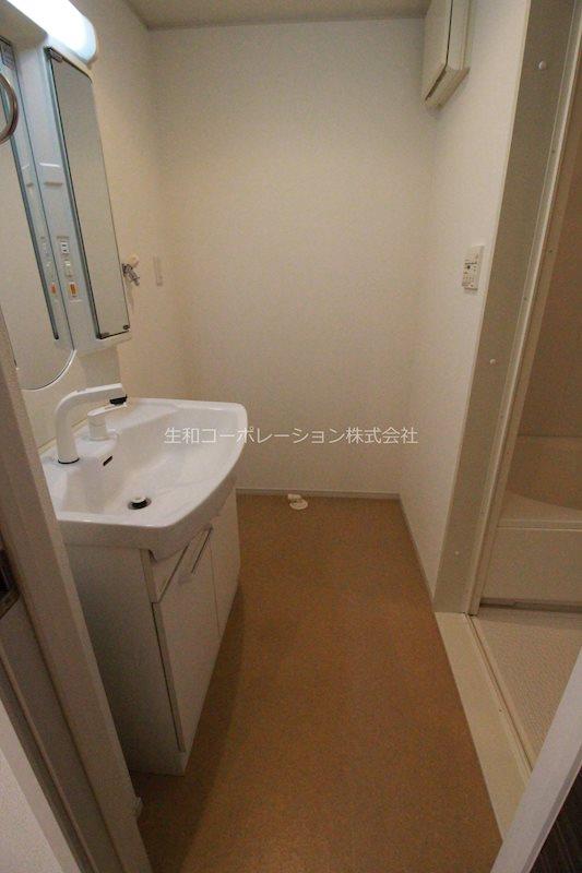 居室・リビング　洗面所、室内洗濯置き場有