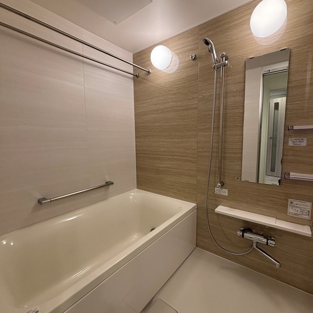 バス・シャワールーム　※写真は同タイプ住戸です。