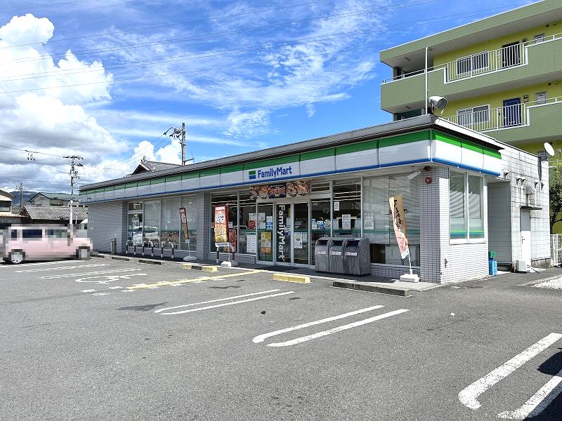 コンビニ　ファミリーマート 高知神田東店（コンビニ）まで538m