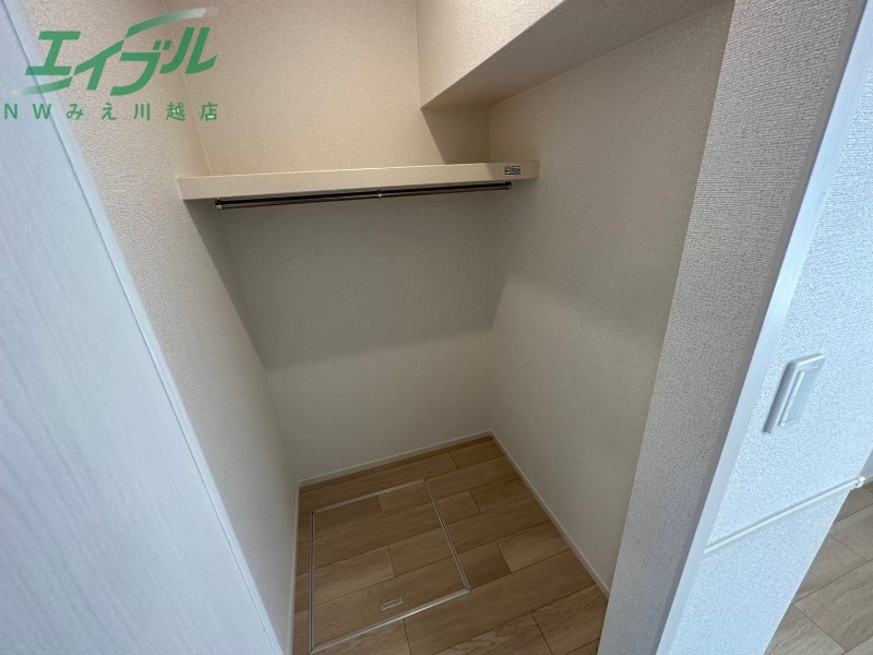 収納　同型反転タイプ画像