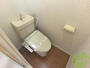 トイレ　ウォシュレット機能がついたトイレです。安心して使用できますね