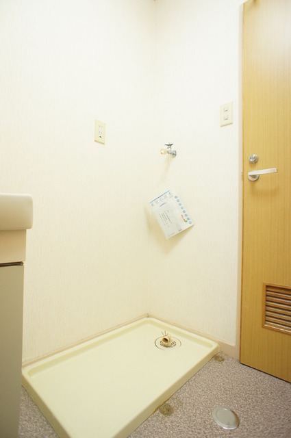 その他　室内洗濯機置場♪雨でも安心してお洗濯できます！