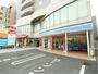 コンビニ　ローソン鶴ヶ島駅東口店（コンビニ）まで118m