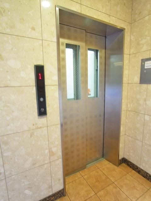 エントランス　♪エレベーターホール♪