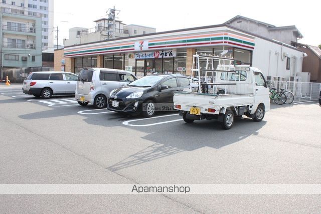コンビニ　セブン－イレブン三原港町店（コンビニ）まで561m