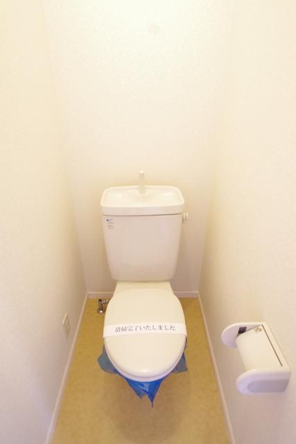 トイレ　★トイレも意外と狭くないです★