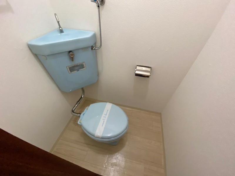 トイレ　こちらはトイレです。清潔感があり、安心して使用できます。