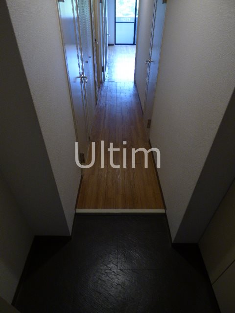 玄関　別部屋のお写真です。ご参考までに！