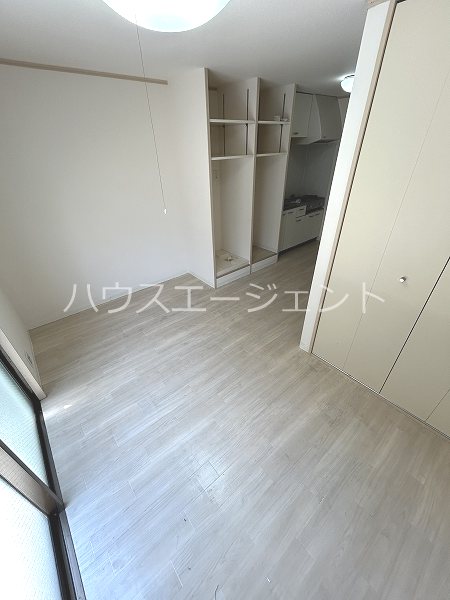 居室・リビング　明るいお部屋です。
