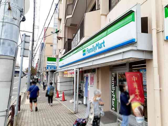 コンビニ　ファミリーマート垂水区役所前店（コンビニ）まで800m