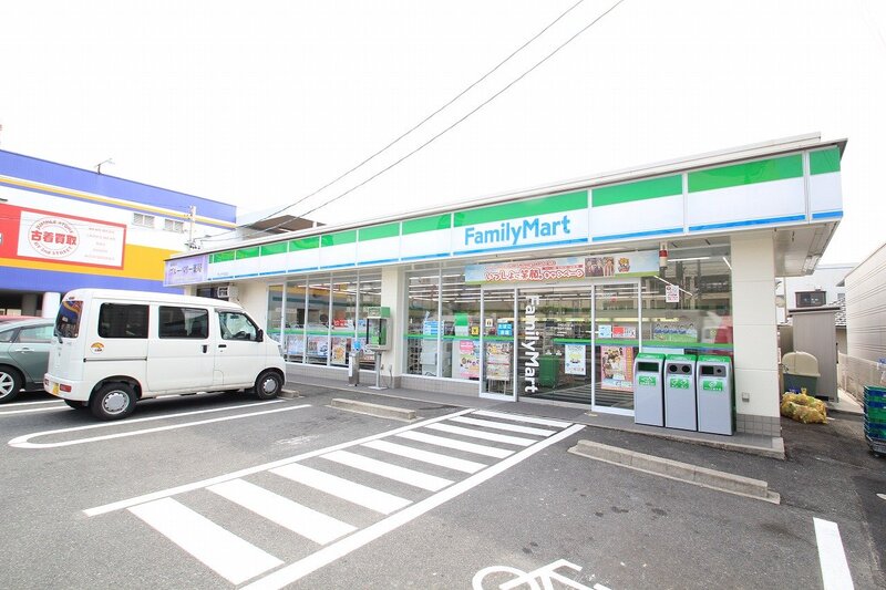 コンビニ　ファミリーマート守山千代田店（コンビニ）まで263m