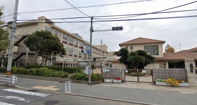 小学校　神戸市立住吉小学校（小学校）まで651m