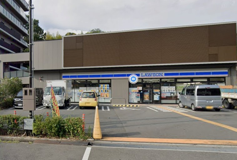 コンビニ　ローソン 吹田青山台三丁目店（コンビニ）まで887m