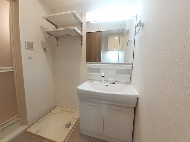 洗面設備　コンパクトで使いやすい洗面所