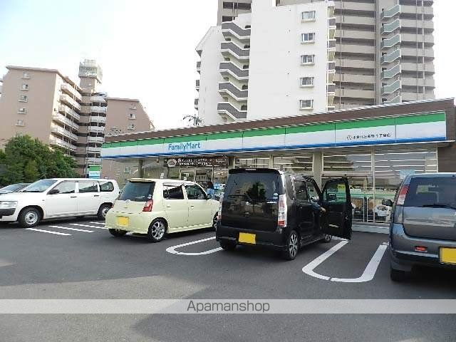 コンビニ　ファミリーマート小倉北三萩野１丁目店（コンビニ）まで127m