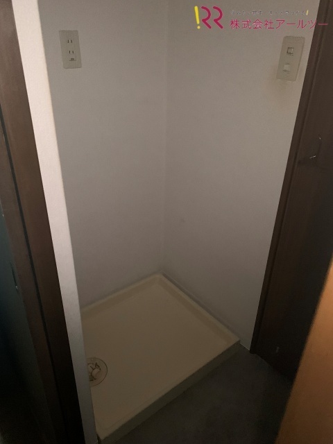 洗面設備　洗濯機置き場