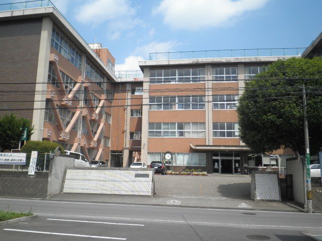 中学校　陽東中学校（中学校）まで849m