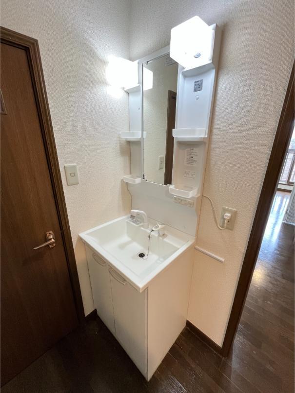 洗面設備　(参考)同間取り2号室の写真です。