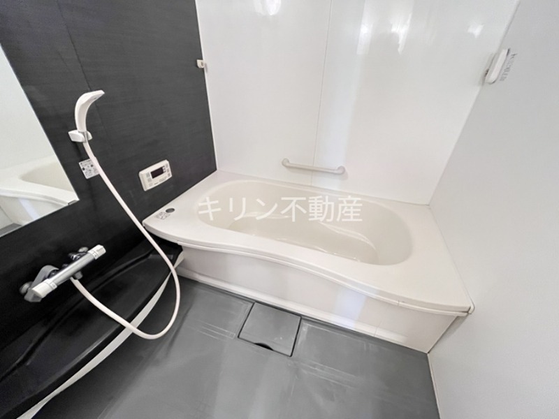 バス・シャワールーム　同建会社同モデル。