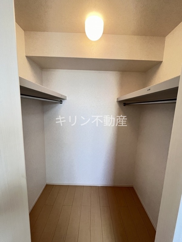 収納　同建会社同モデル。