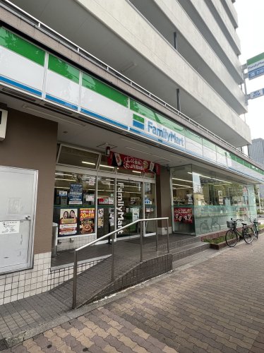 コンビニ　ファミリーマート 城東鴫野西店（コンビニ）まで433m