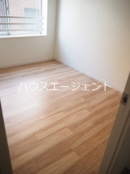 その他部屋・スペース　ベットルームも明るく換気〇