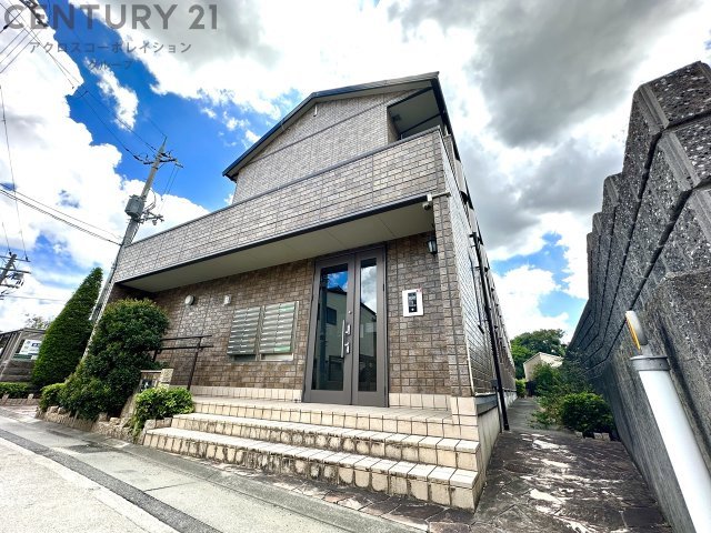 建物外観　オートロック・防犯カメラ付きで安心です！