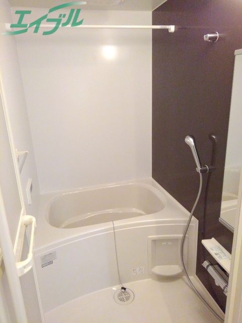 バス・シャワールーム　同タイプの部屋写真です。
