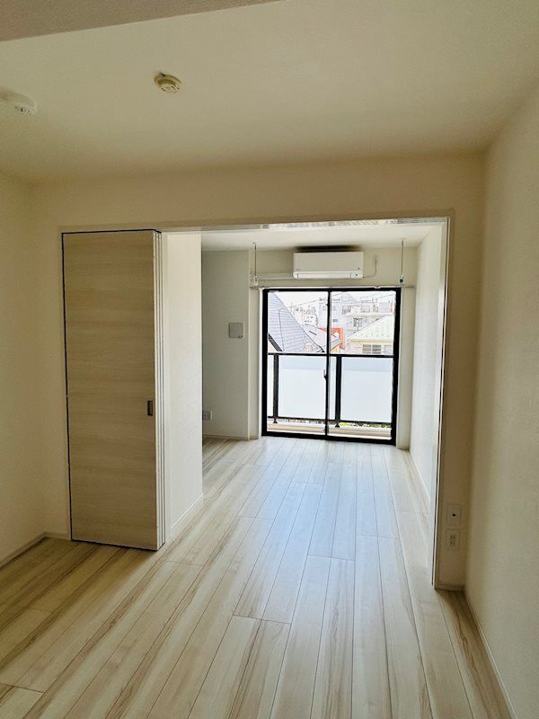 居室・リビング　※同タイプの別のお部屋です。