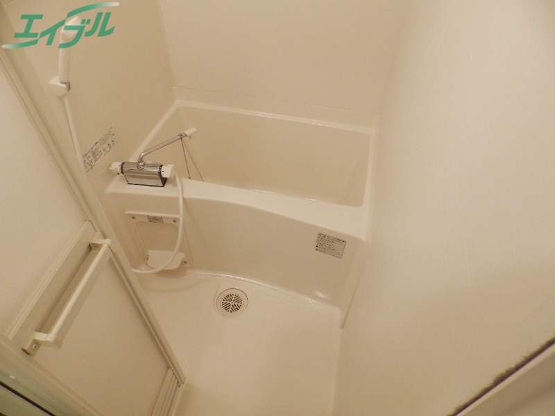 バス・シャワールーム　同物件別部屋の写真