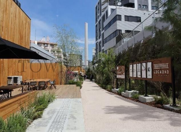 ショッピングセンター　LOG　ROAD　DAIKANYAMA（ショッピングセンター）まで240m