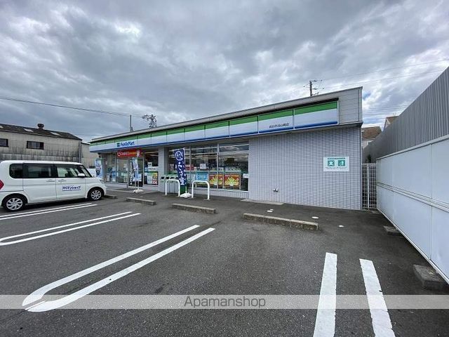 コンビニ　ファミリーマート（コンビニ）まで1382m