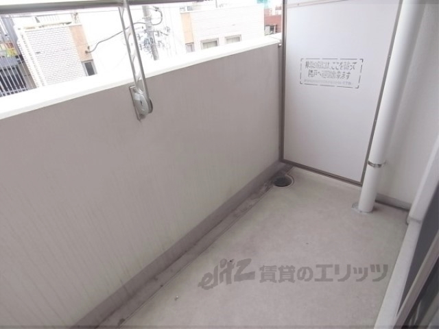 バルコニー　広めのベランダです