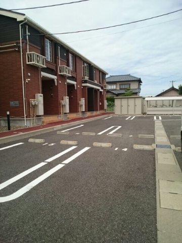 駐車場　駐車場に車を止められます