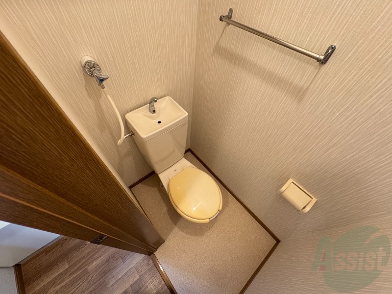 トイレ　こちらはトイレです。清潔感があり、安心して使用できます。