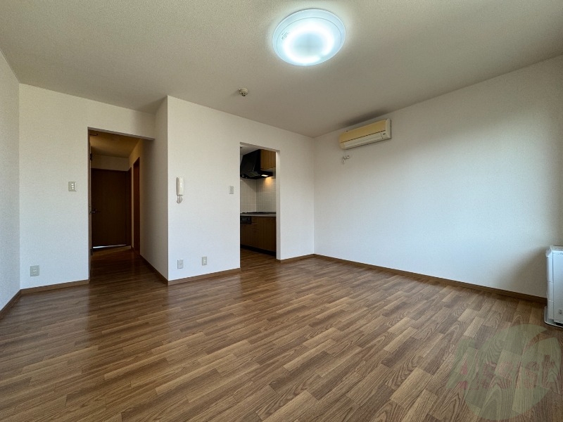 居室・リビング　広くてキレイなお部屋が広がっていて、充実した生活が送れそう。